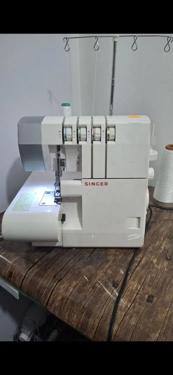 سردوز ۴ نخ سینگر ژاپنی|چرخ خیاطی و ریسندگی|بیرجند, |دیوار