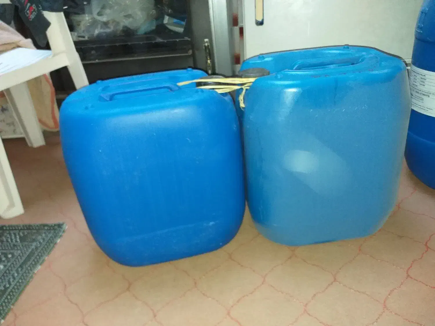 گالن ۳۰ لیتری خارجی|ظروف نگهدارنده، پلاستیکی، یک‌بارمصرف|قزوین, |دیوار