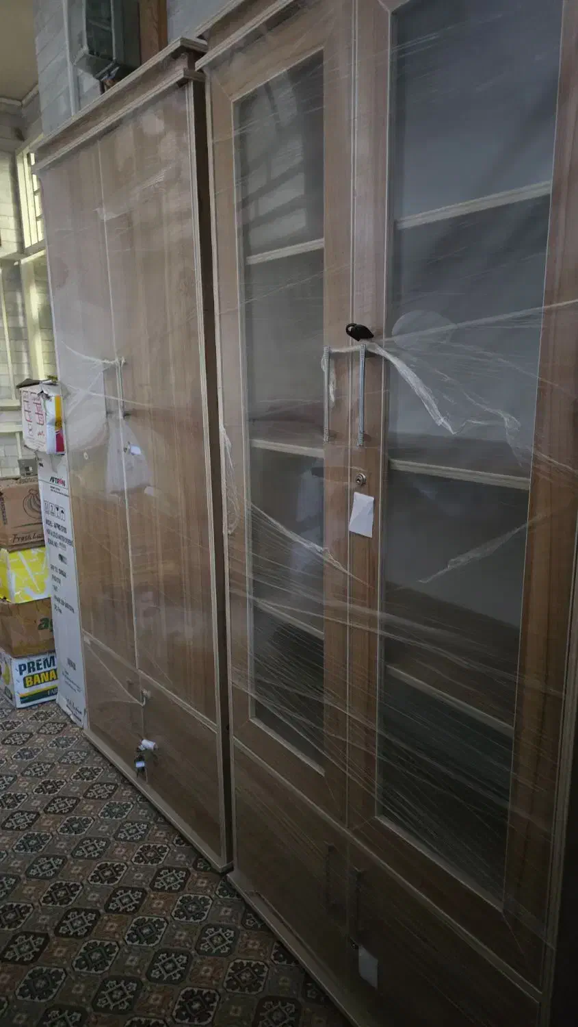 کتابخانه ویترینی و بایگانی + میز کامپیوتر + صندلی|کتابخانه، شلف، قفسههای دیواری|بندرعباس, |دیوار