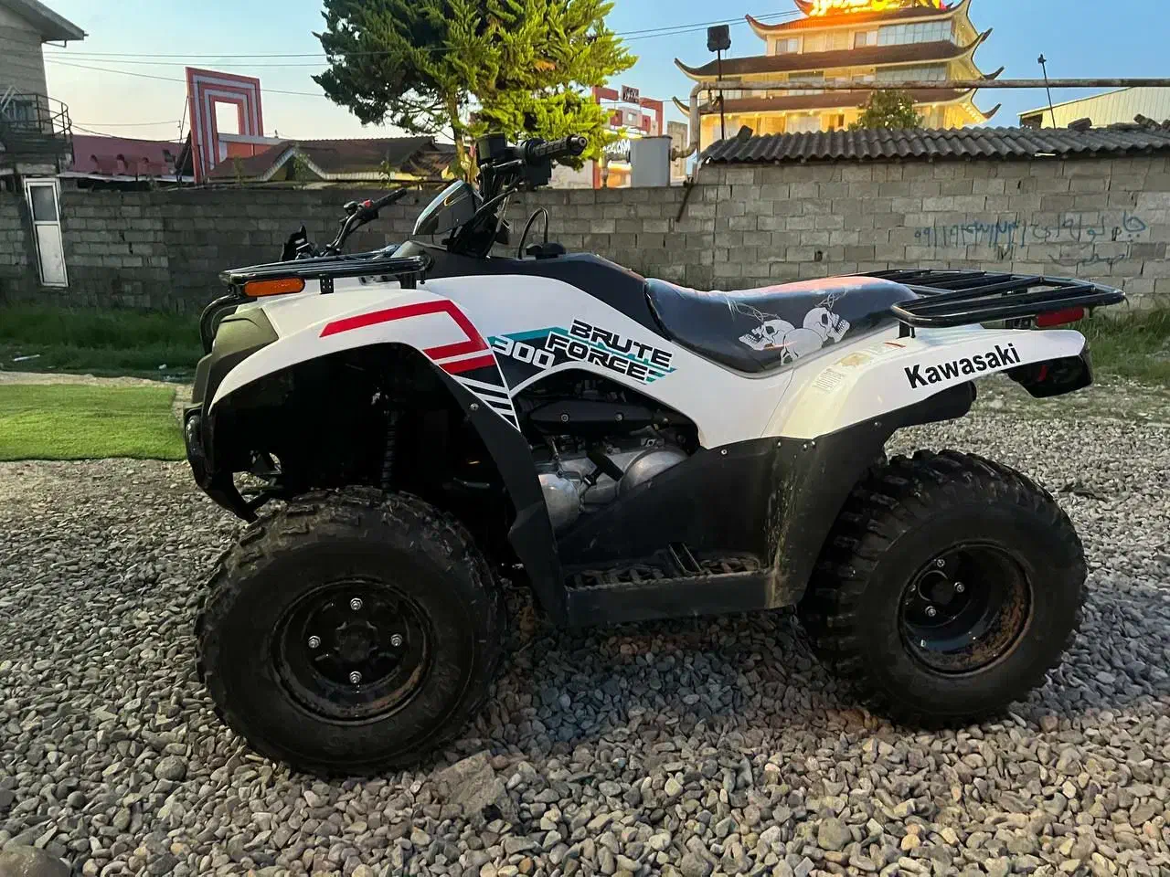 موتور چهارچرخ کاوازکی۳۰۰|موتورسیکلت|رشت, حومه رشت|دیوار