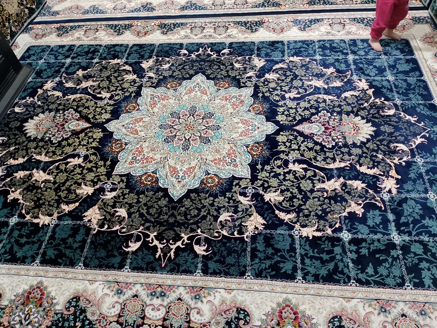 فرش ۹متری سرمه ای ۲عدد|فرش|اسفرورین, |دیوار