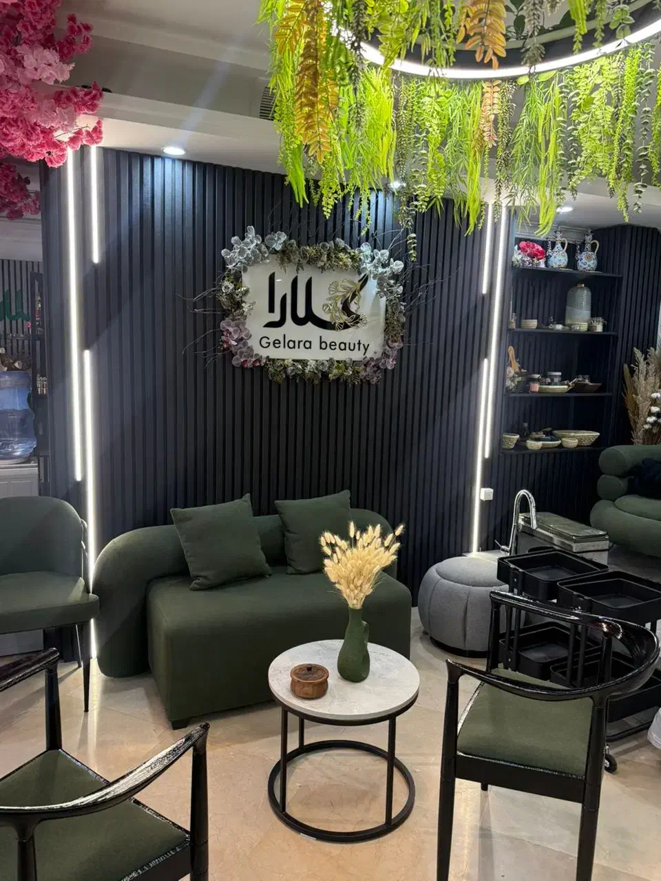 وسایل کامل سالن زیبایی|آرایشگاه و سالن‌های زیبایی|بجنورد, |دیوار