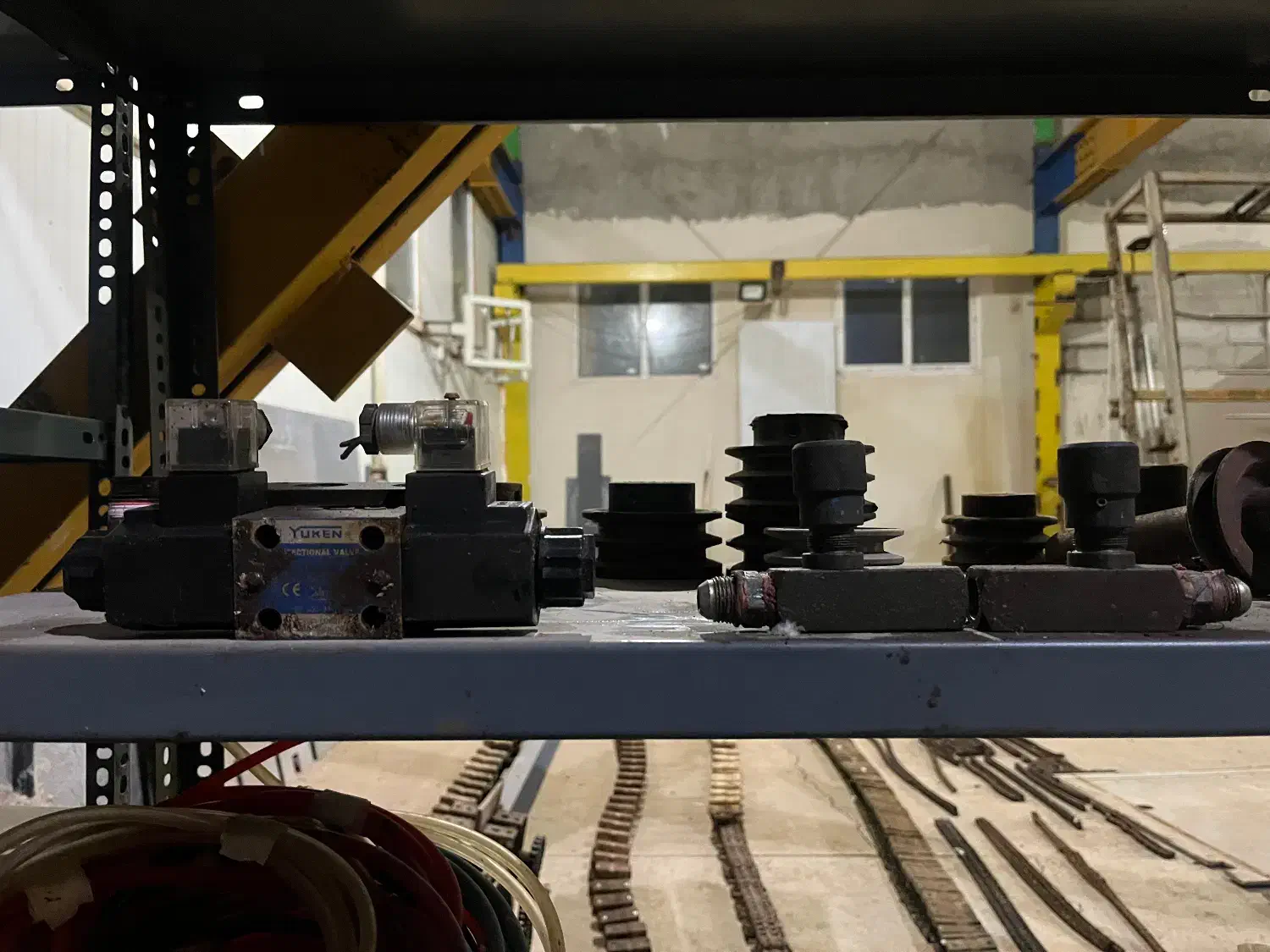 فروش تعدادی شیر برقی هیدرولیک و پن.ماتیک|ابزارآلات|نمین, |دیوار