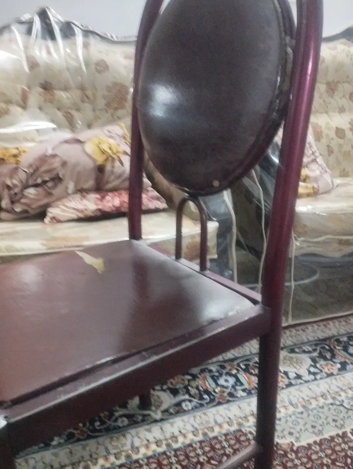 صندلی تک با چهار پایه چوبی|صندلی و نیمکت|پاکدشت, پاکدشت (مامازند)|دیوار