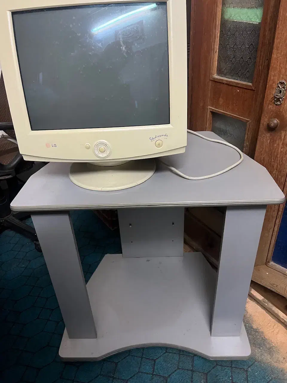 مانیتور ال جی سایز ۲۱|رایانه رومیزی|قائمشهر, |دیوار