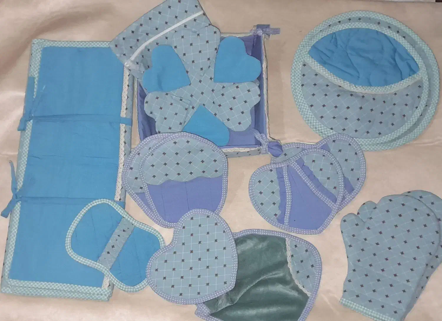 دوخت سرویس آشپزخانه با قیمت مناسب|سفره، حوله، دستمال آشپزخانه|مرند, |دیوار