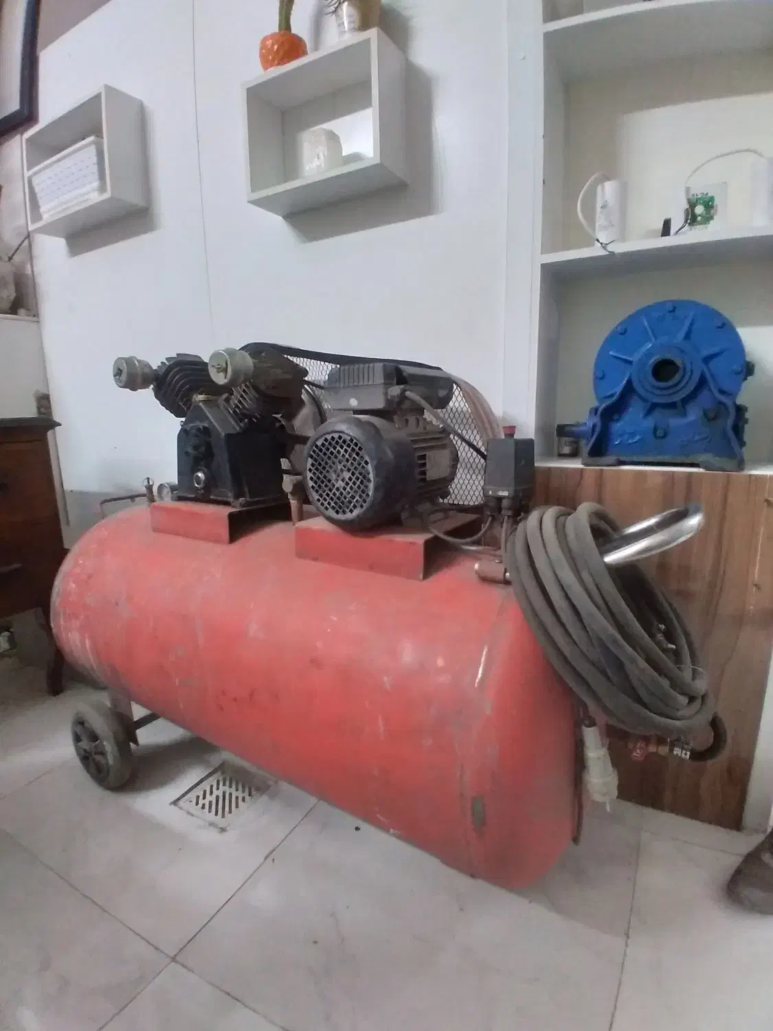 تعمیر بالابر ، سیم پیچی بالابر|خدمات پیشه و مهارت|مشهد, الهیه|دیوار