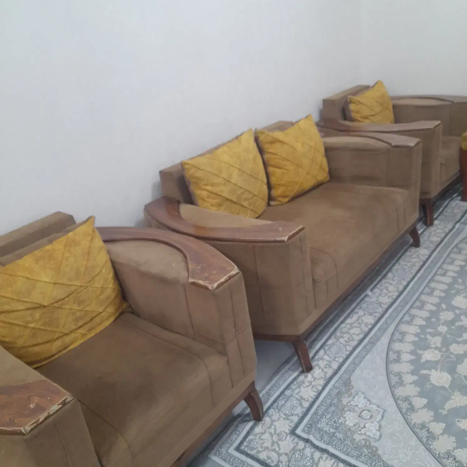 مبل ۷ نفره|مبلمان خانگی و میز عسلی|رشت, نخودچر|دیوار