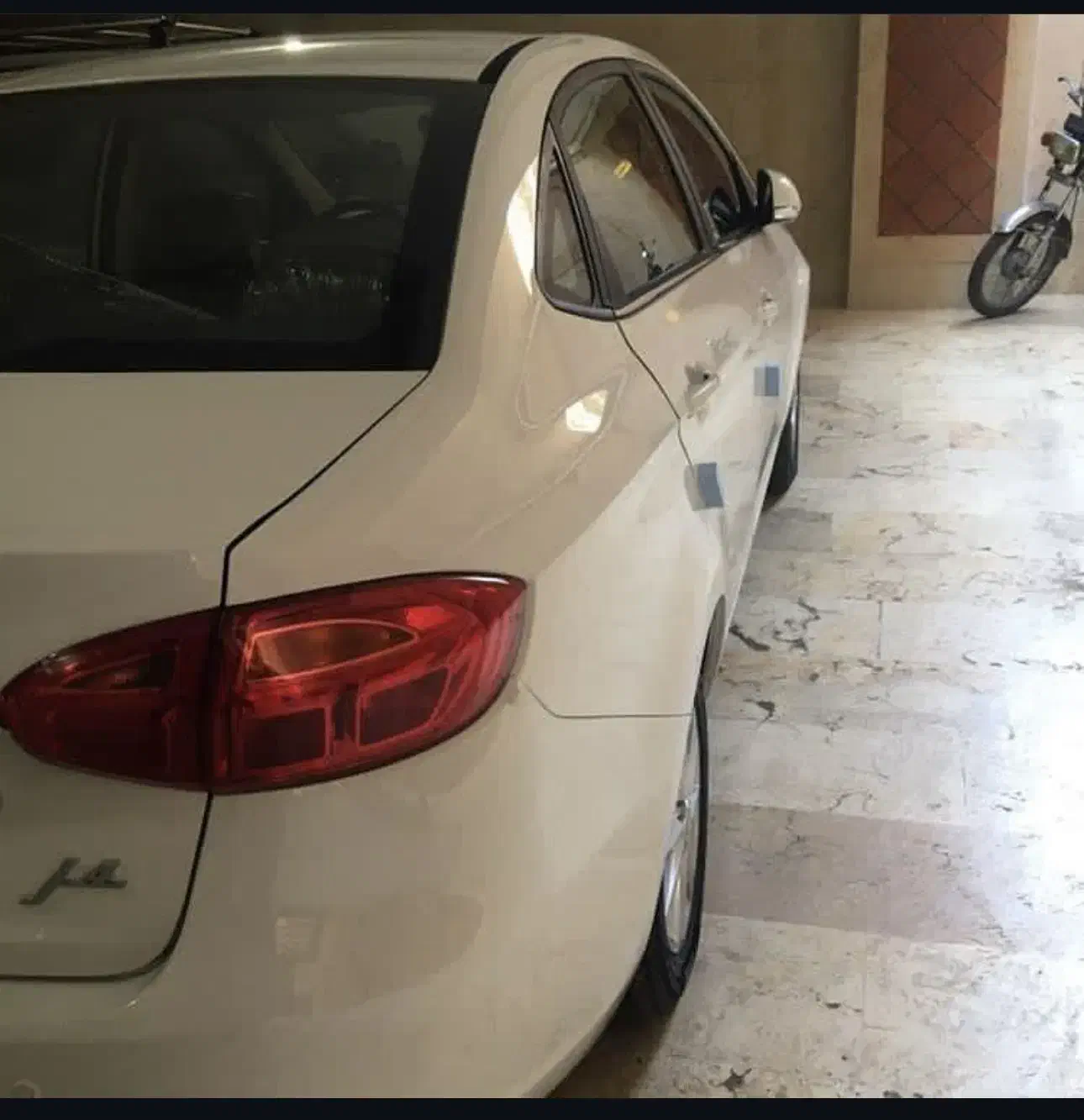 جک j4 سفید ۴۰۲ جی فور|خودرو سواری و وانت|قم, لسانی|دیوار