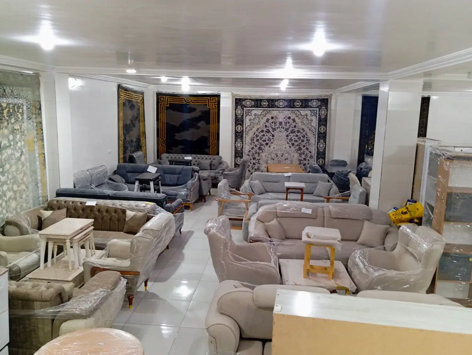 فروش اقساطی بدون سود.بندر دیر.صد متر قبل مطاف|مبلمان خانگی و میز عسلی|بندر دیر, |دیوار