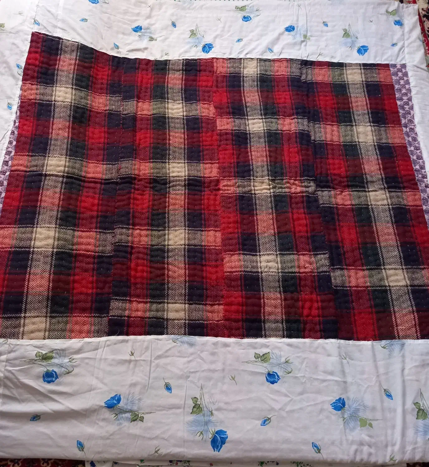 خانه و آشپزخانه|رختخواب، بالش، پتو|صحنه, |دیوار