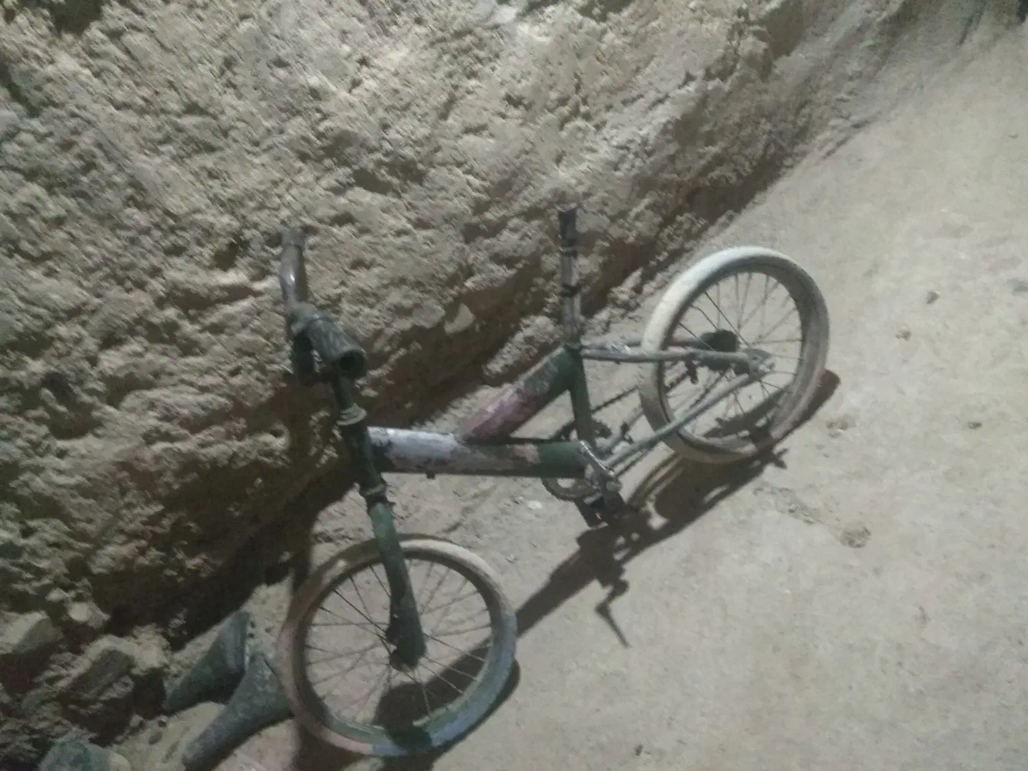 دوچرخه 16 سالم سالم فقط رینگ جلو ساچمه نداره|دوچرخه، اسکیت، اسکوتر|زاهدان, |دیوار