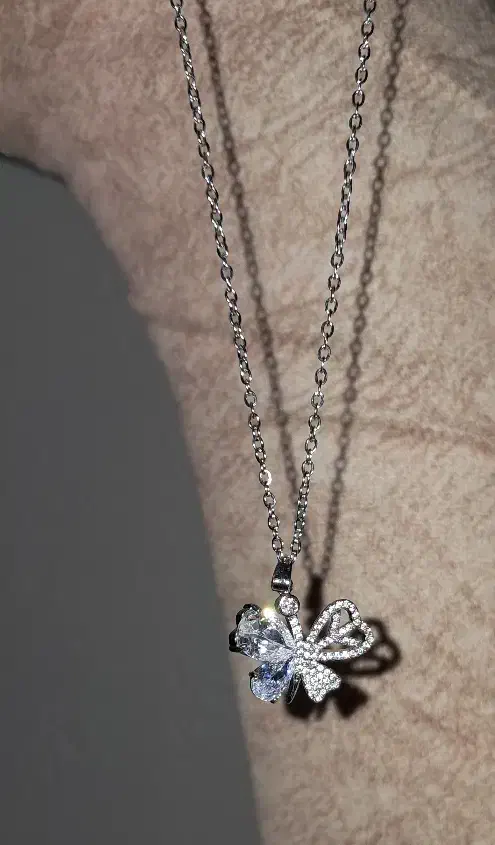 گردنبند پروانه ای|بدلیجات|رشت, معلم|دیوار