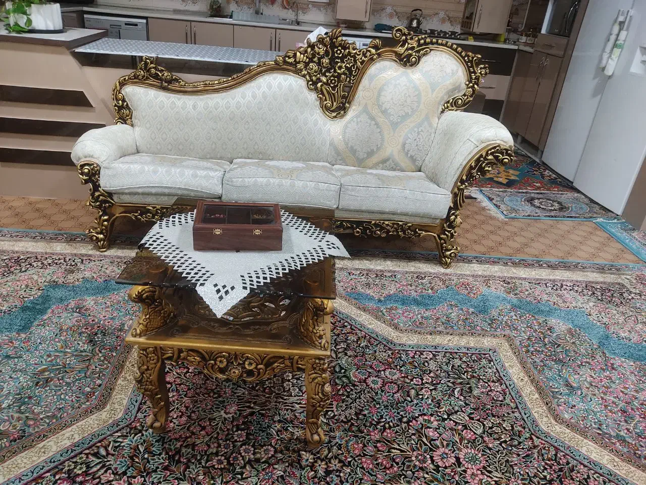 مبل سلطنتی شیک|مبلمان خانگی و میز عسلی|زاهدان, |دیوار