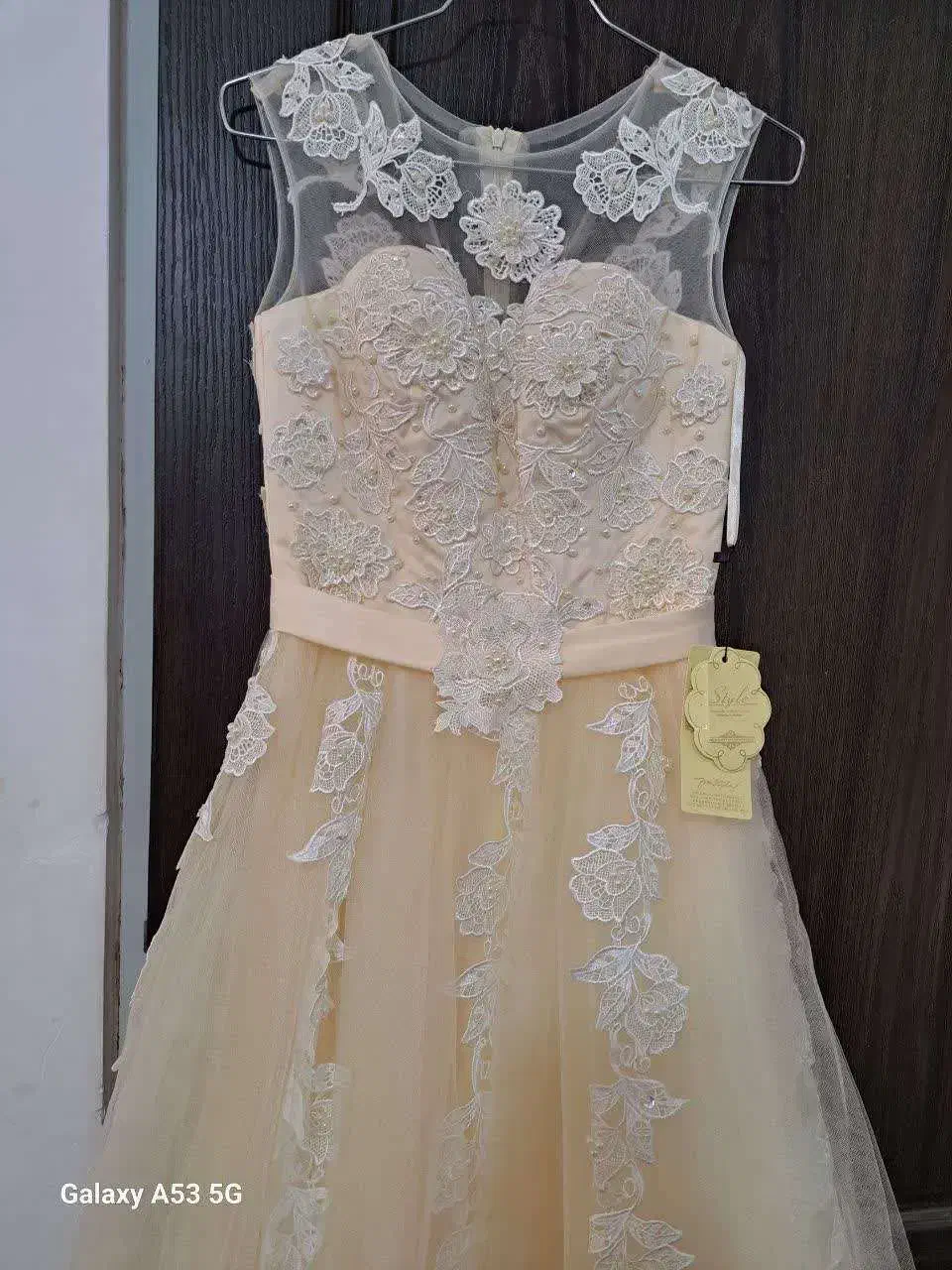 لباس|لباس|قم, هنرستان|دیوار