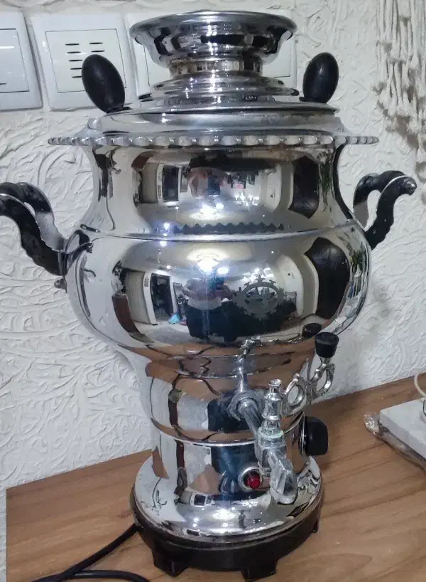 سماور برقی ۶ لیتری برادران سیفی کاملا سالم|سماور، چایساز، قهوهساز|تهران, امیریه|دیوار