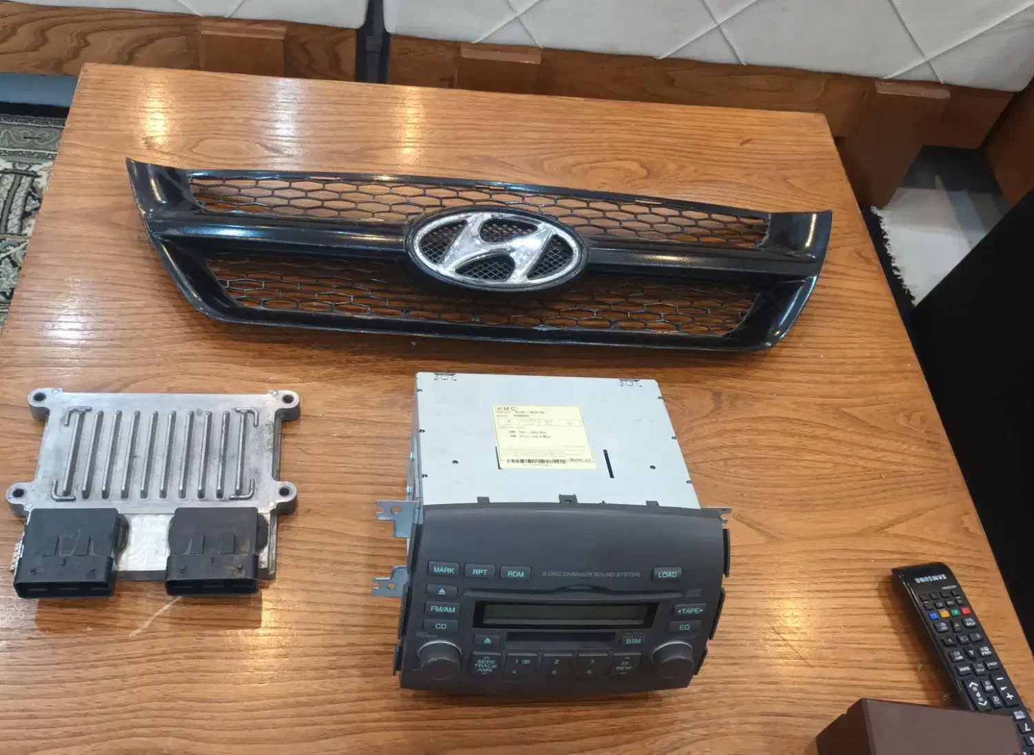 تعدادی لوازم سوناتا و آزرا|قطعات یدکی و لوازم جانبی|پردیس, فاز ۸|دیوار