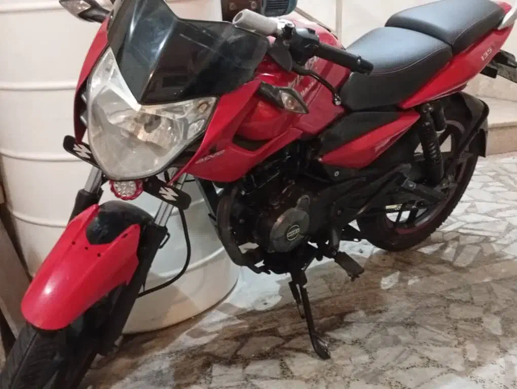 موتور پالس ۱۳۵ مدل ۱۳۹۳|موتورسیکلت|رشت, لاکانی|دیوار