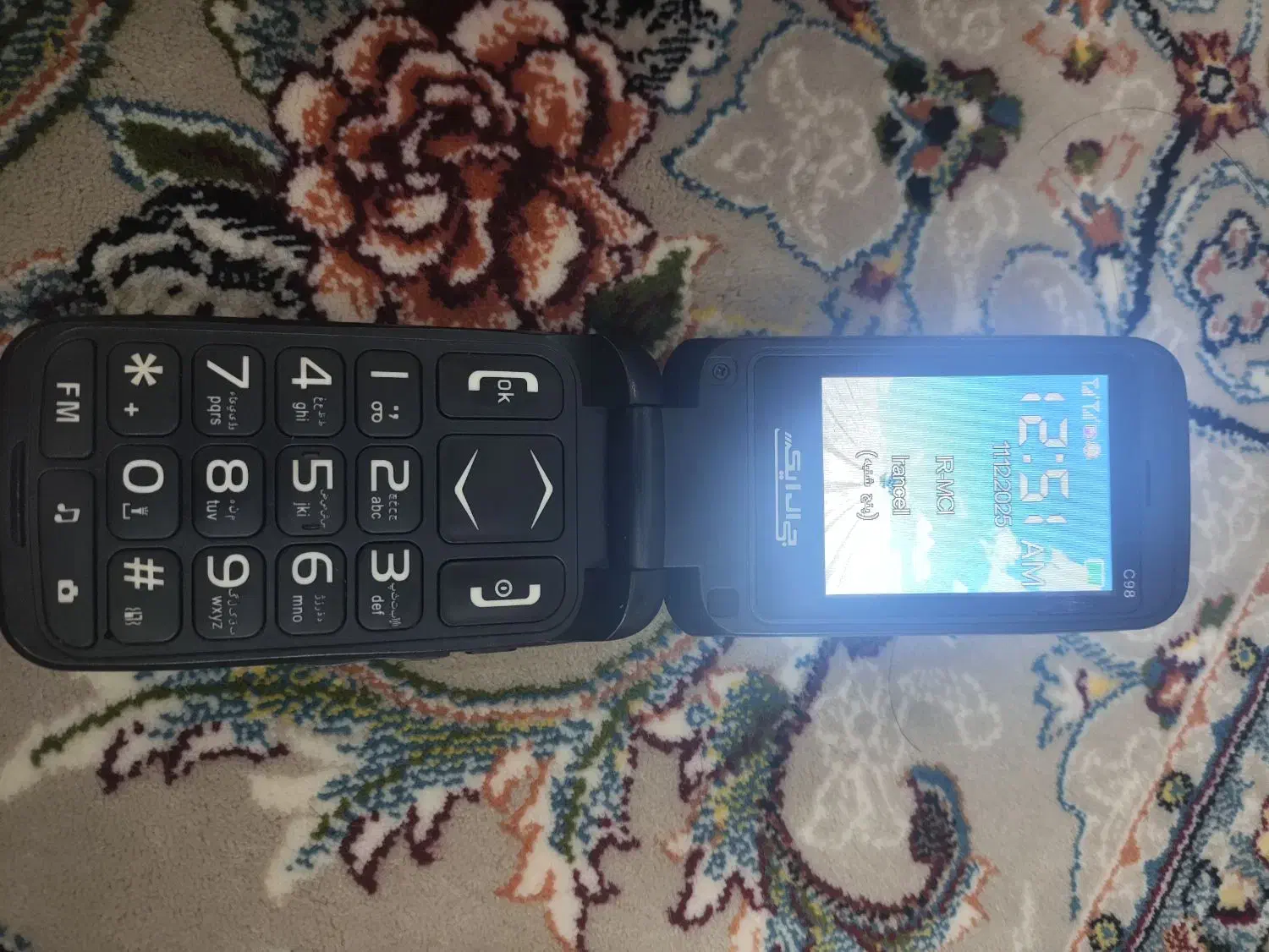 گوشی درب دار جی ال ایکس جعبه شارژر دارد|موبایل|باقرشهر, |دیوار