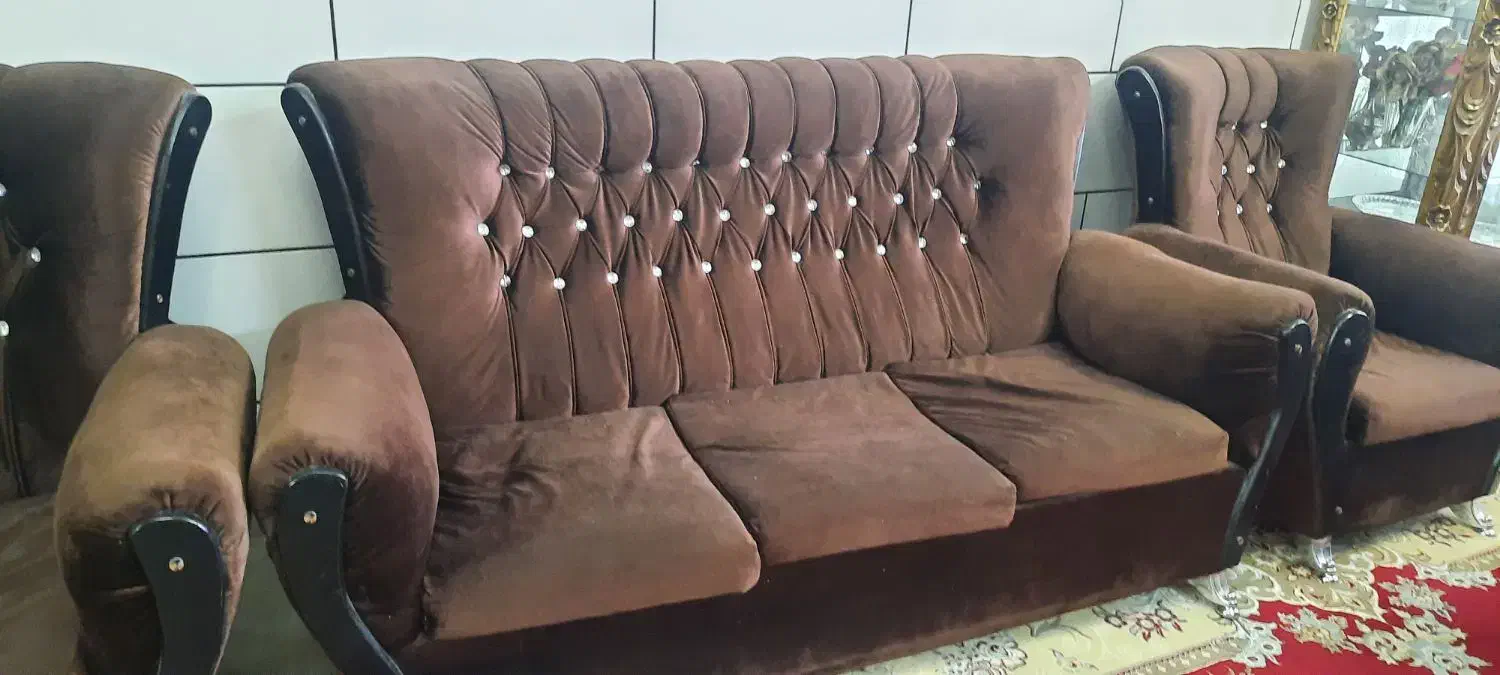 مبل ۹ نفره پارچه های سالم. رنگ زرشکی|مبلمان خانگی و میز عسلی|برخوار, |دیوار