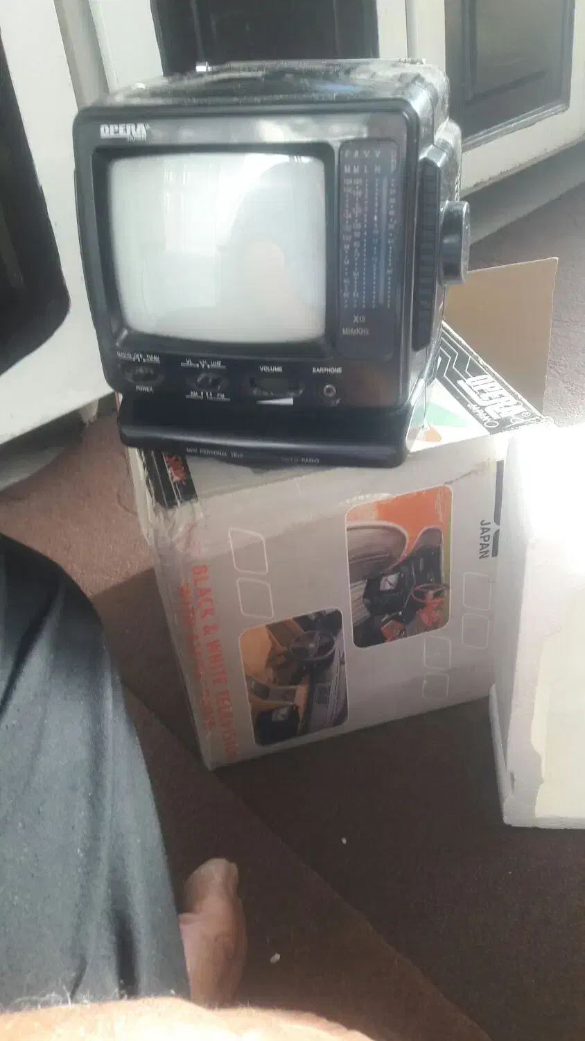 تلوزیون ال ی دی ۴۳   و۵ نیم اینج|تلویزیون و پروژکتور|ملایر, |دیوار