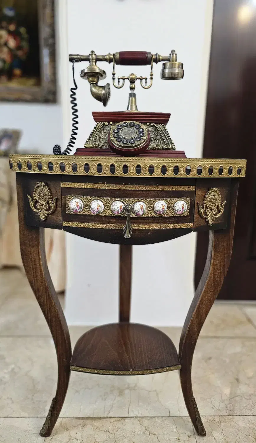 میز تلفن کلاسیک|میز تلفن|رشت, بلوار گیلان|دیوار