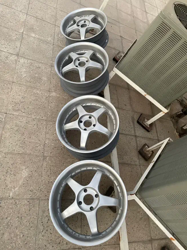 رینگ و لاستیک ۱۷ پژو سبک|قطعات یدکی و لوازم جانبی|تهران, شهرک پرواز|دیوار