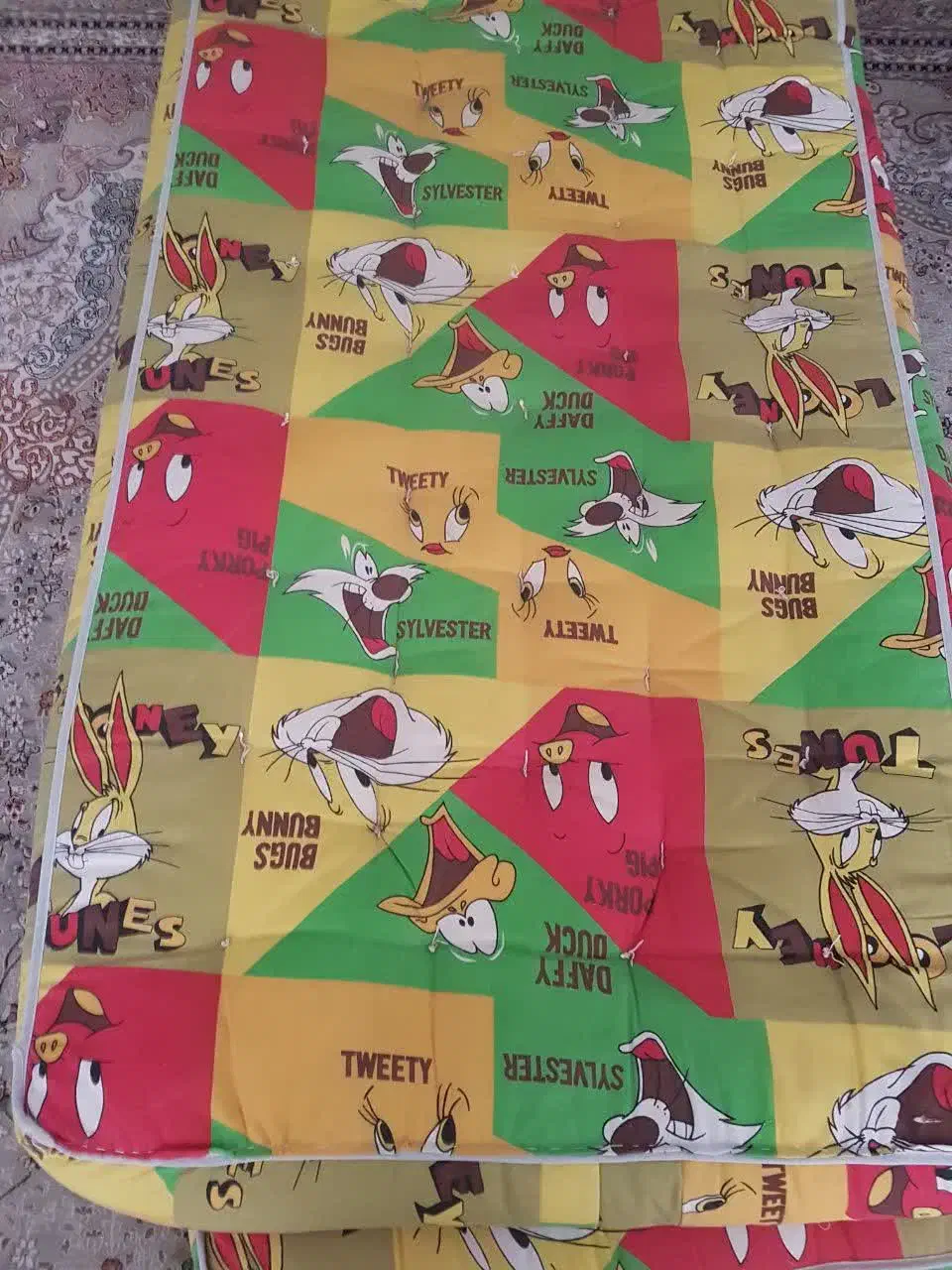 دو تشک پنبه ای|تشک تختخواب|مبارکه, |دیوار