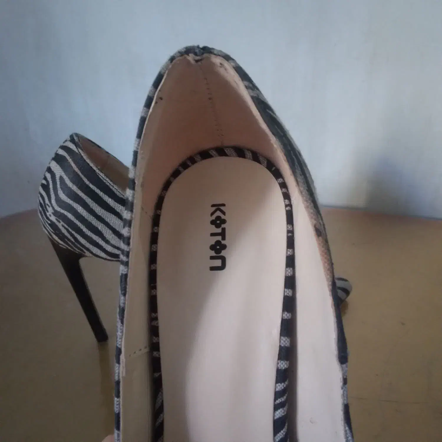 کفش مجلسی|کیف، کفش، کمربند|اهر, |دیوار