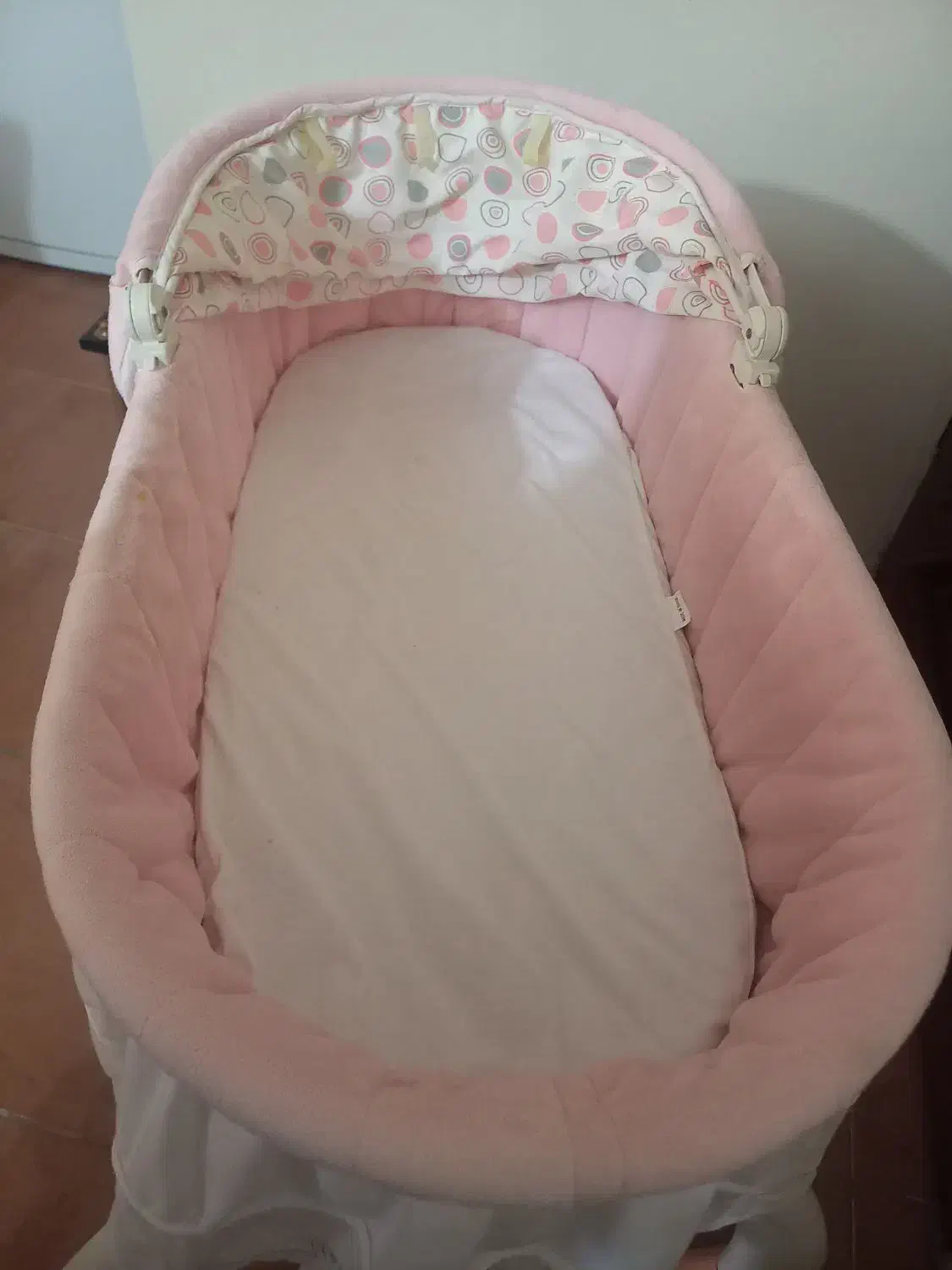 گهواره کودک|تخت و صندلی بچه|رشت, حسین آباد|دیوار