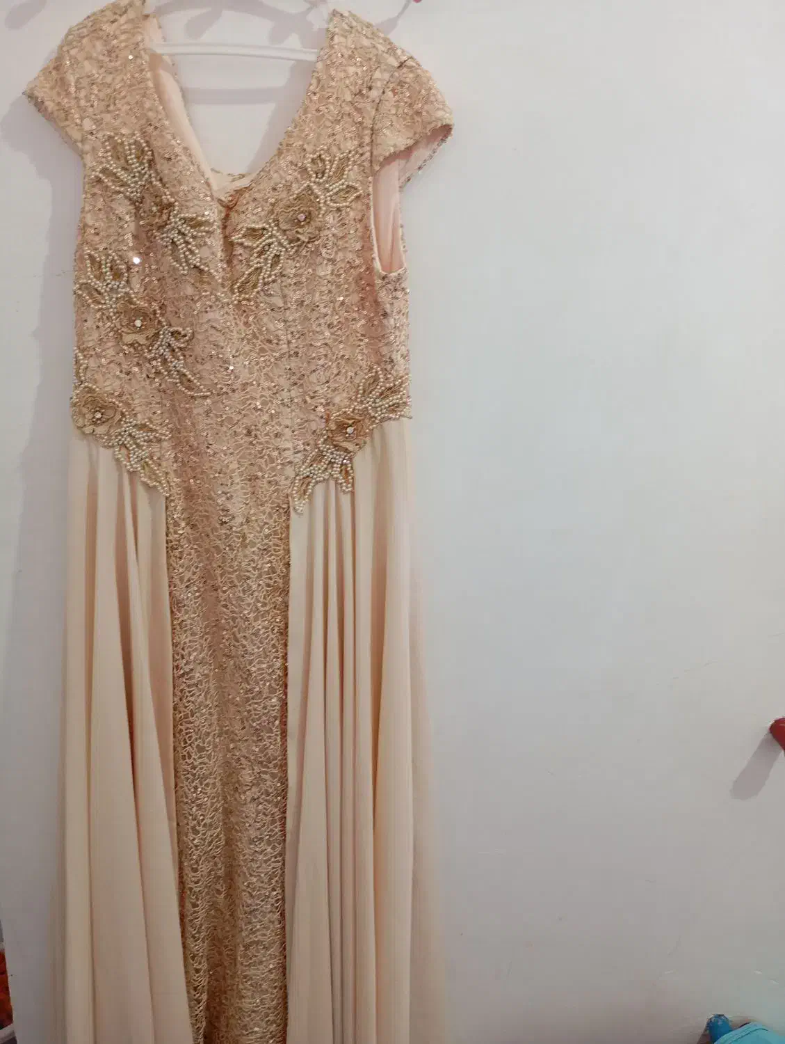 تعدادی لباس مجلسی هرکدام 400تومن|لباس|قیدار, |دیوار