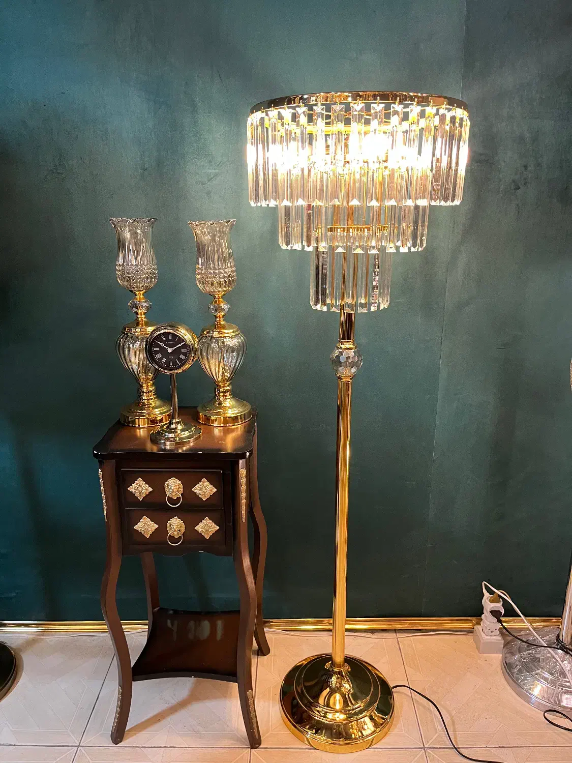 آباژور کنارسالنی ونوس|چراغ خواب و آباژور|ارومیه, |دیوار