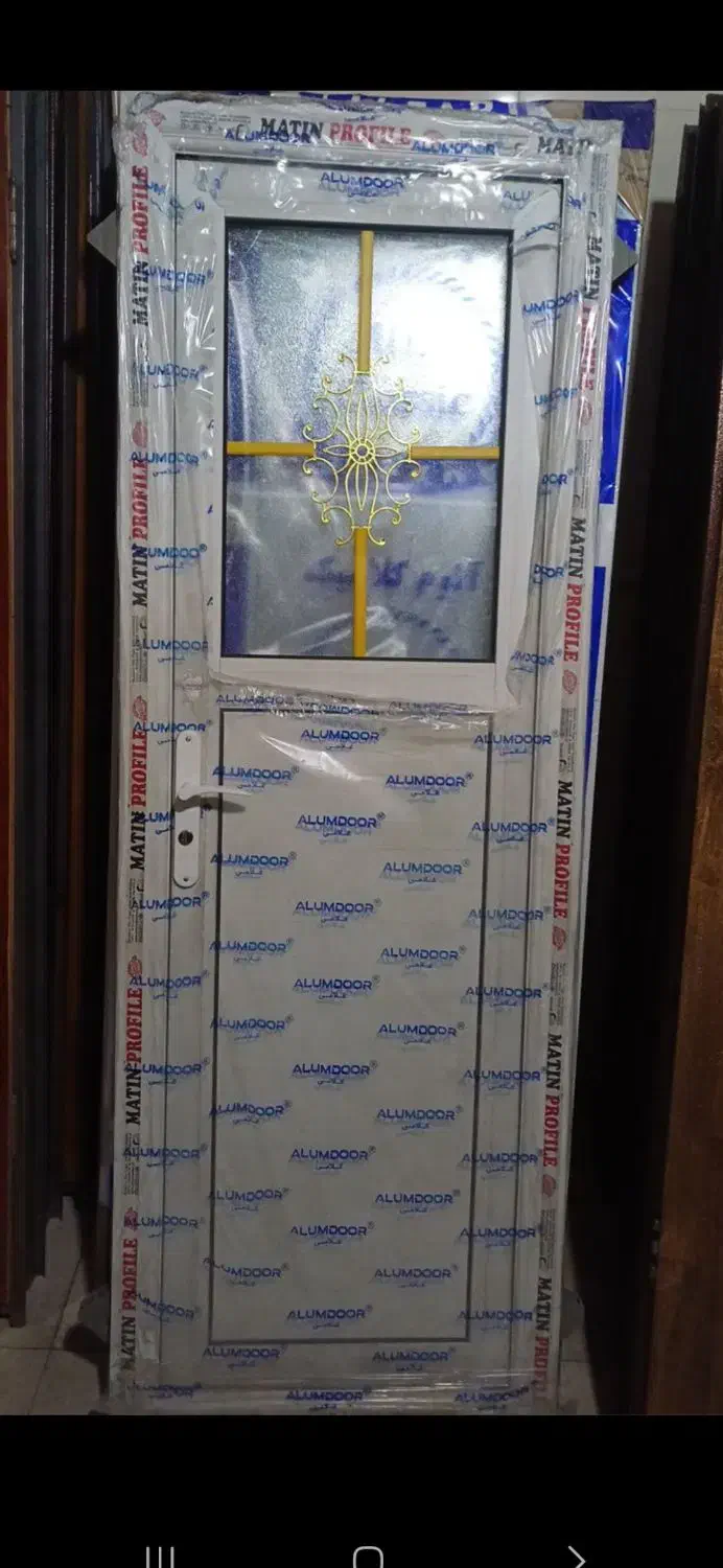 درب پیویسی سنگین باچهارچوب ودستگیره۲۴۰۰|مصالح و تجهیزات ساختمان|ساری, |دیوار