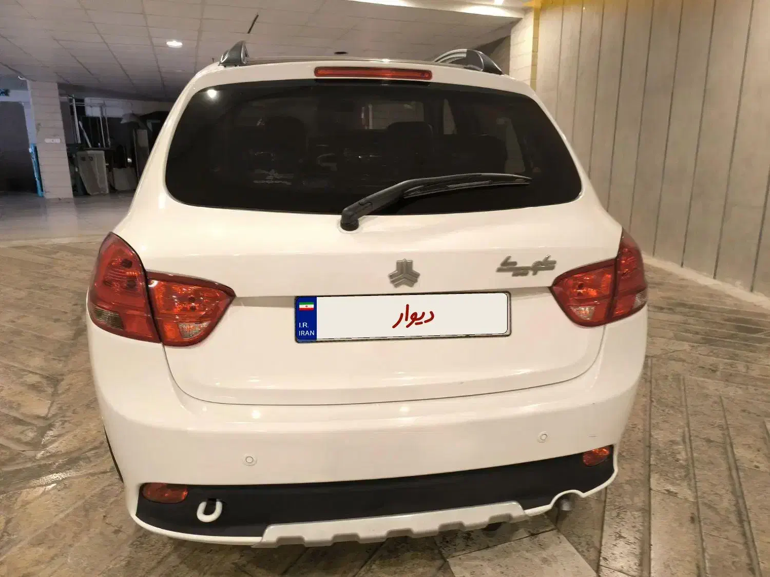 کوییک R سفید مشکی با رینگ آلومینیومی|خودرو سواری و وانت|شیراز, فرهنگ شهر|دیوار