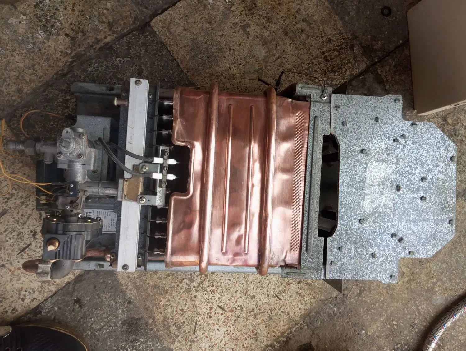 آبگرمکن بوتان درحدنوسرویس شده آماده نصب|آبگرمکن، پکیج، شوفاژ|اهواز, کوی راه کربلا|دیوار