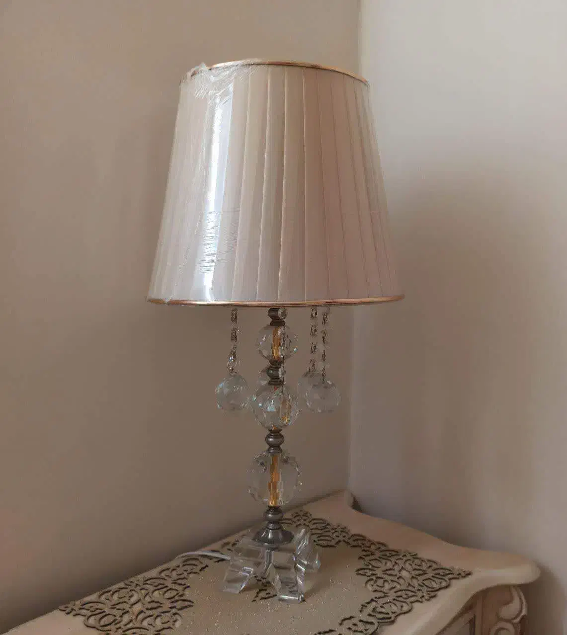 آباژور یا چراغ خواب|چراغ خواب و آباژور|تهران, اسفندیاری|دیوار