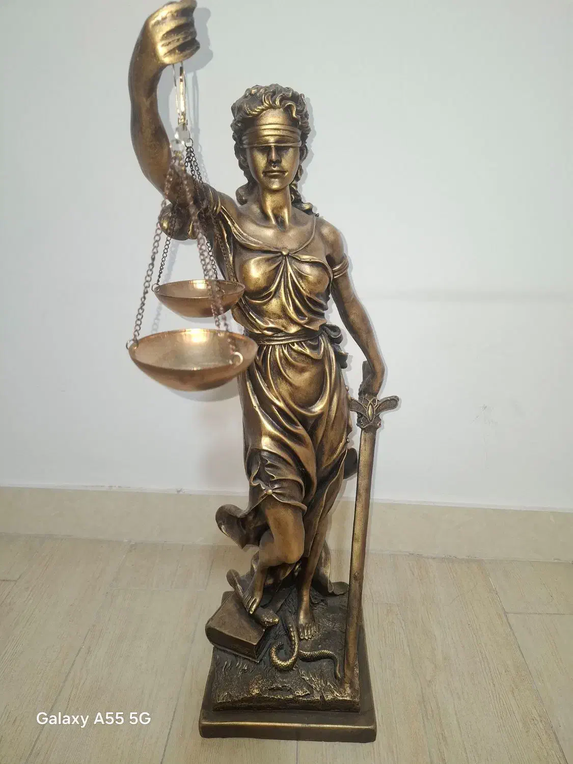 مجسمه عدالت|مجسمه، تندیس، ماکت|اراک, |دیوار