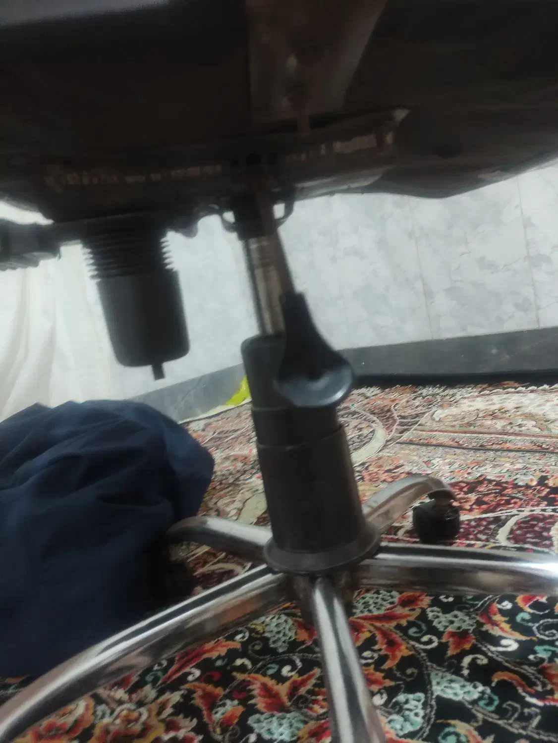 صندلی چرخشی|میز تحریر و کامپیوتر|اسلام‌‌آباد غرب, |دیوار