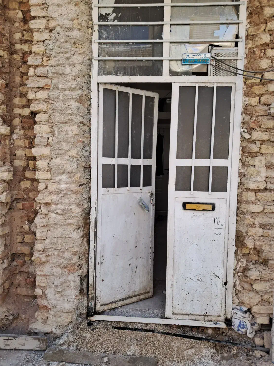 درب ورودی اهنی|مصالح و تجهیزات ساختمان|شیراز, دشت چنار|دیوار