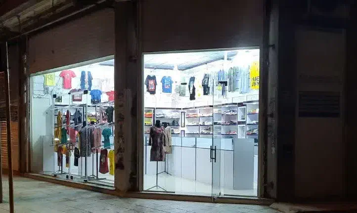 اجاره مغازه ۳۴مترنبش فول امکانات|اجارهٔ مغازه و غرفه|قم, سید معصوم|دیوار