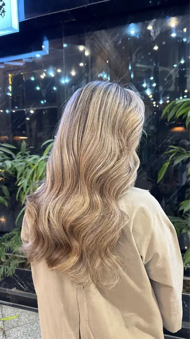 دستیار حرفه ای رنگ مو در منطقه فرشته|استخدام درمانی، زیبایی، بهداشتی|تهران, الهیه|دیوار
