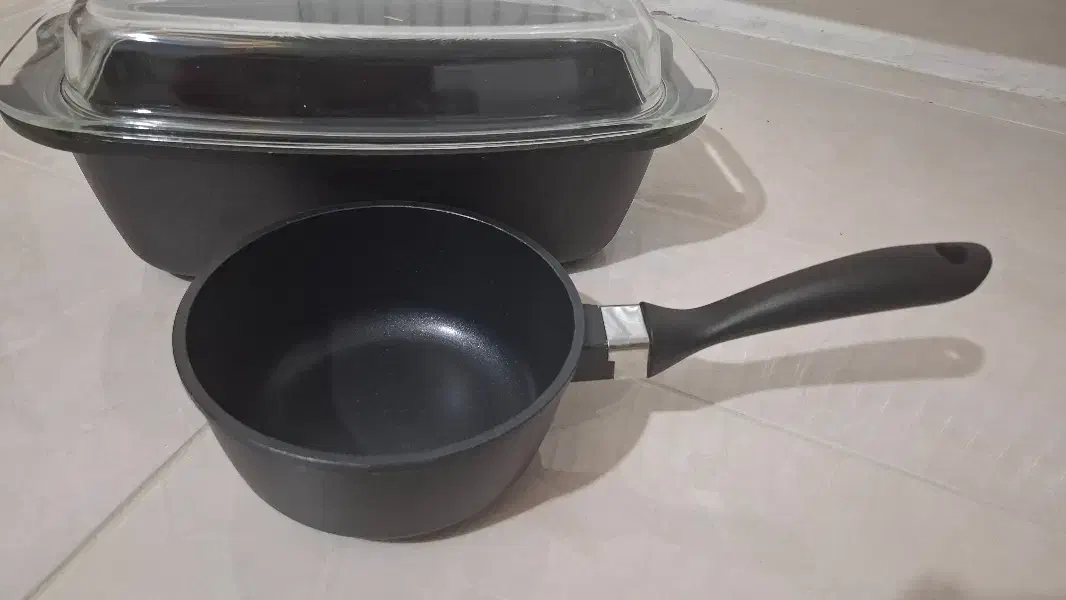 تابه ماهی چدن و شیرجوش چدن مارک مهرسان قدیمی|ظروف پخت‌وپز|شهرکرد, |دیوار