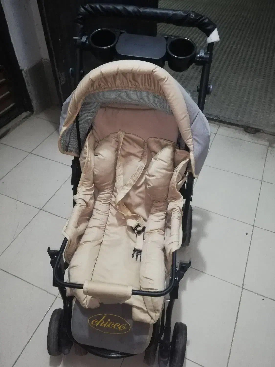 کالسکه چیکو در حد نو|کالسکه و لوازم جانبی|صدرا-فارس, فاز ۲|دیوار