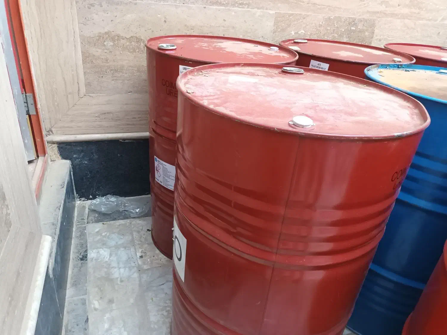 بشکه|ظروف نگهدارنده، پلاستیکی، یک‌بارمصرف|زابل, |دیوار