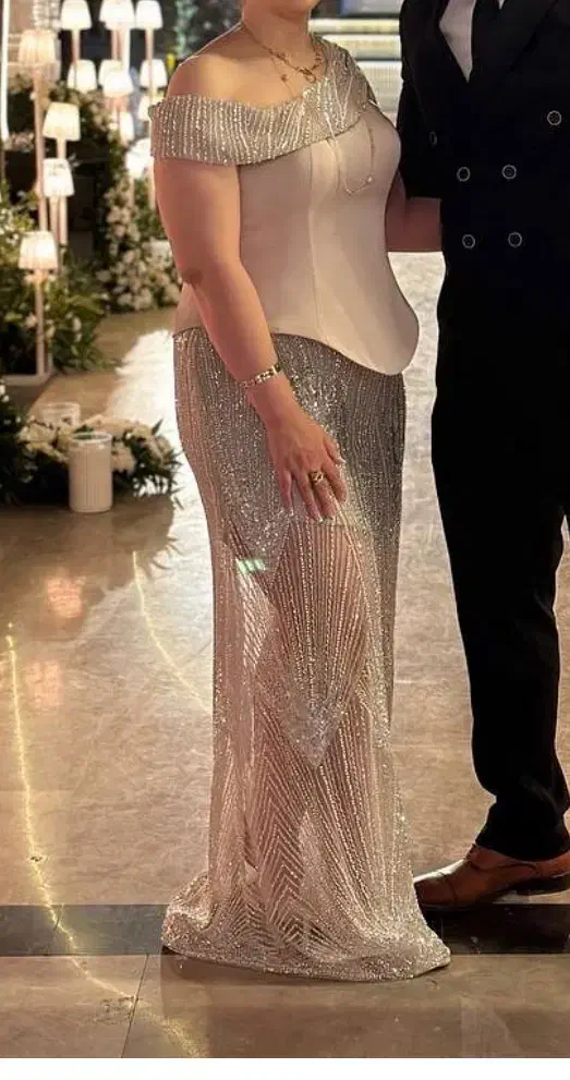 لباس شب|لباس|تهران, والفجر (افسریه)|دیوار