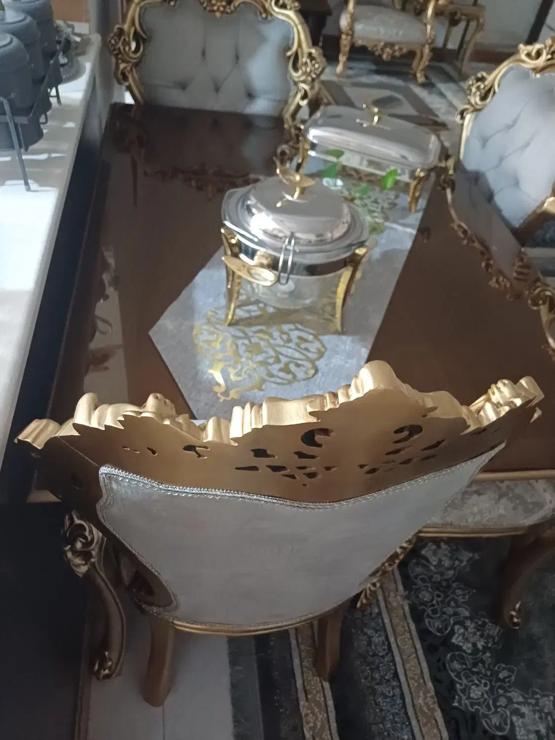 میز ناهار خوری سلطنتی در حد نو|میز و صندلی غذاخوری|اندیشه, شهرک صدف|دیوار