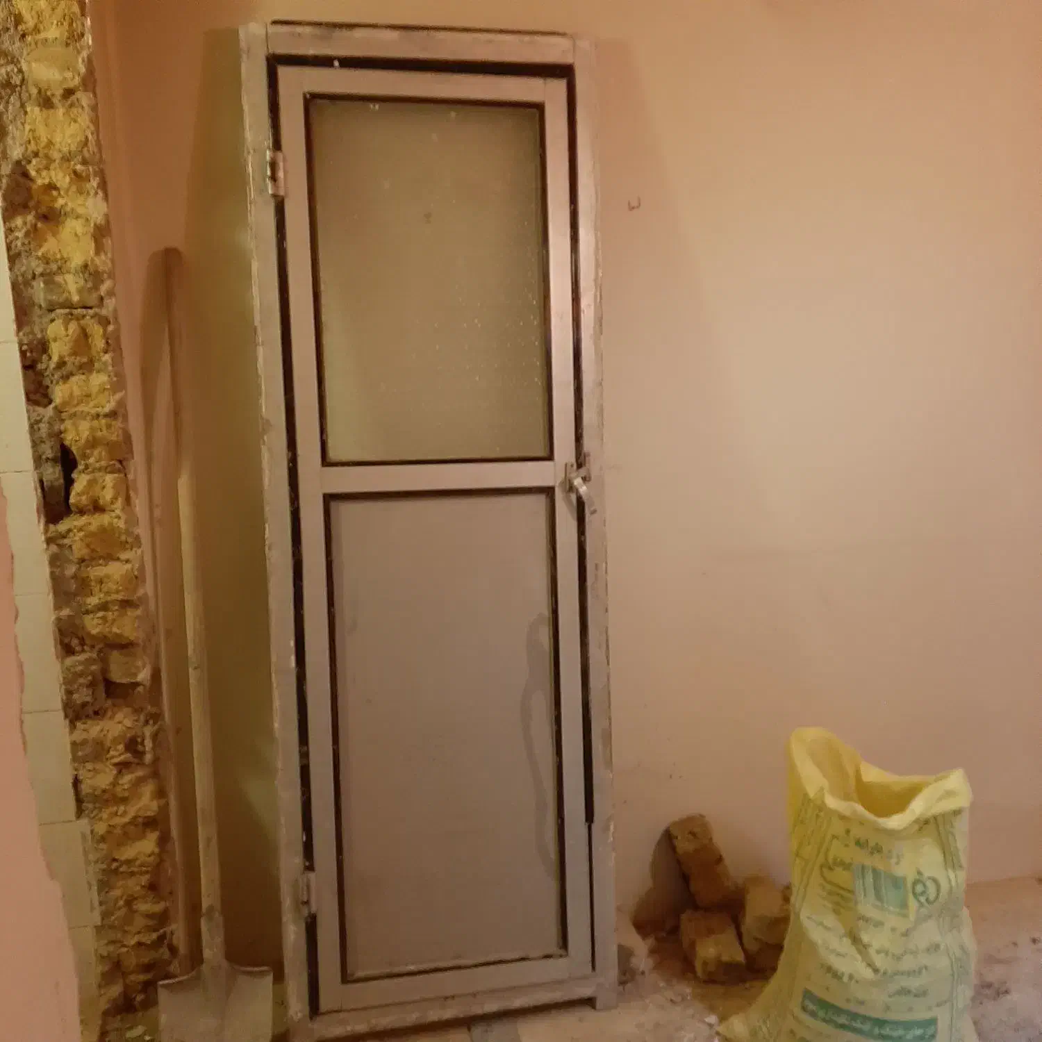 درب آلمینیوم  سنگین|مصالح و تجهیزات ساختمان|زنجان, |دیوار