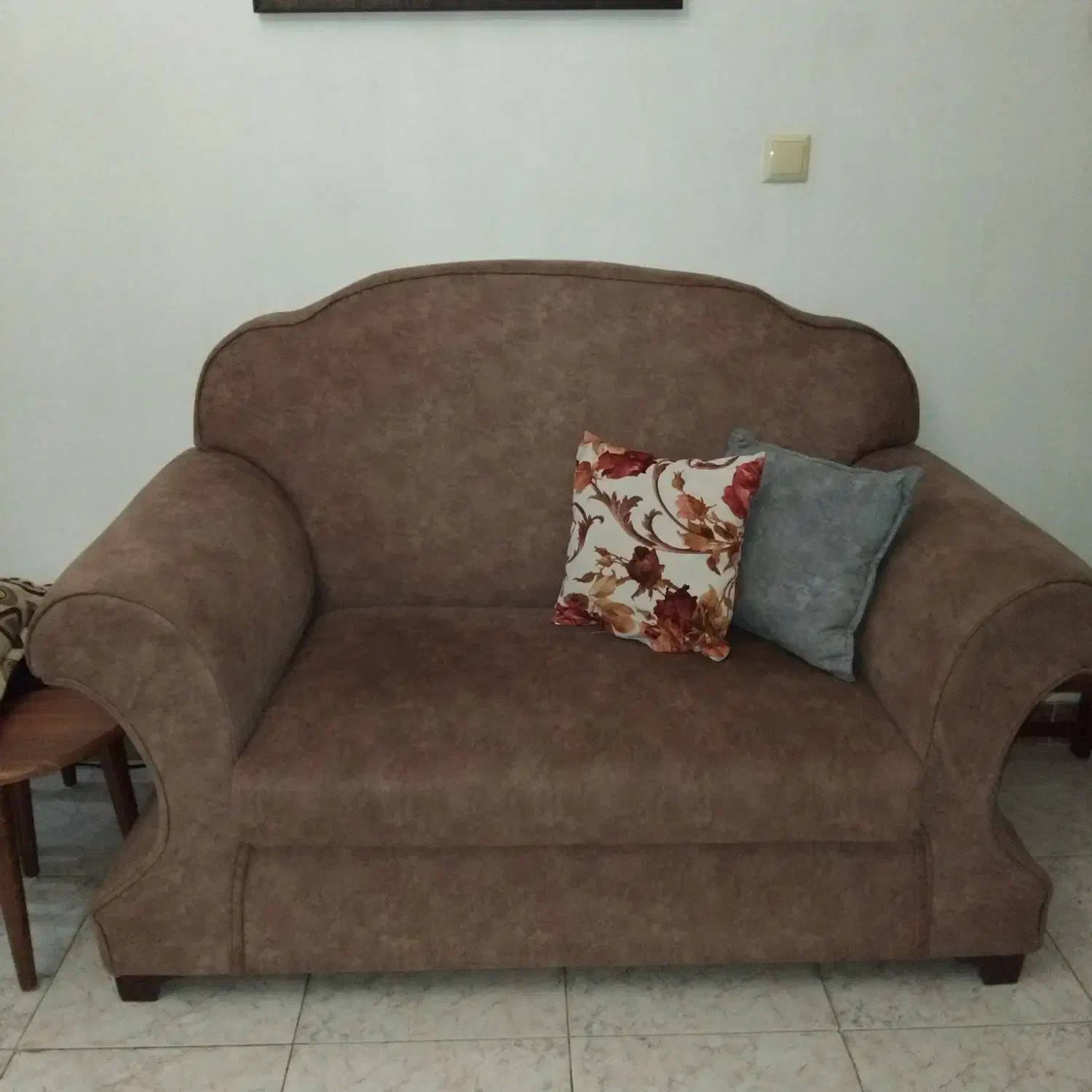 مبل ۷ نفره|مبلمان خانگی و میز عسلی|رشت, لاکان|دیوار