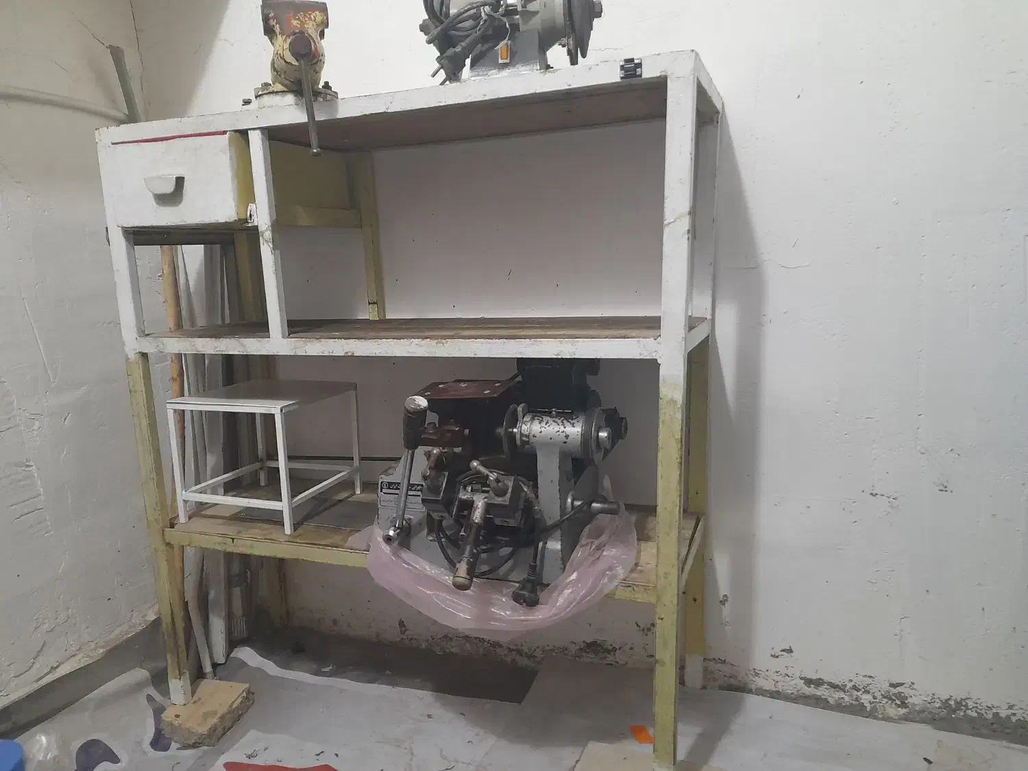 میز اهنی|میز تحریر و کامپیوتر|الوند, |دیوار