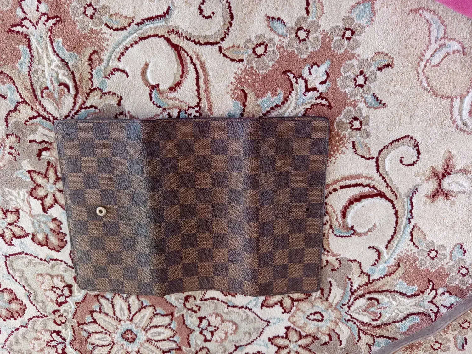 کیف پول|کیف، کفش، کمربند|صحنه, |دیوار